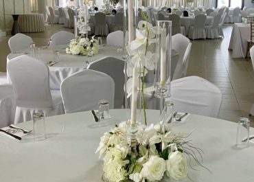 A Timeless White & Gold Wedding